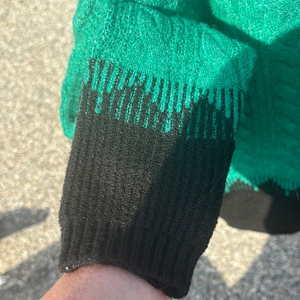Liz Claiborne Green and Black Turtleneck Sweater - Picture 3 of 5